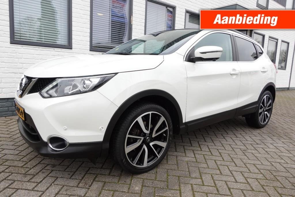 Nissan QASHQAI 1.2 TEKNA Panorama Leder Camera Trekhaak, Auto's, Keurmerk '100% Onderhouden', Euro 5, Gebruikt, 4 cilinders