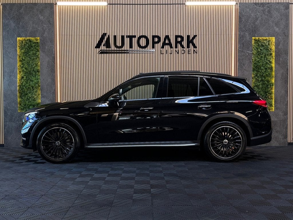 Mercedes-Benz GLC-klasse 200 4MATIC AMG Line PANO|HuD|360CAM, Automaat, Gebruikt, 4 cilinders, Zwart