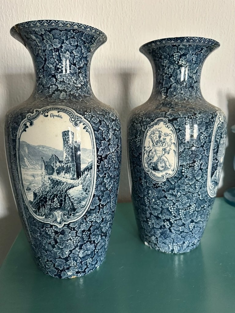 2 authentieke Ludwig Wessels vazen met kasteelmotief, Ophalen, Gebruikt, 30 cm, Steen/keramiek