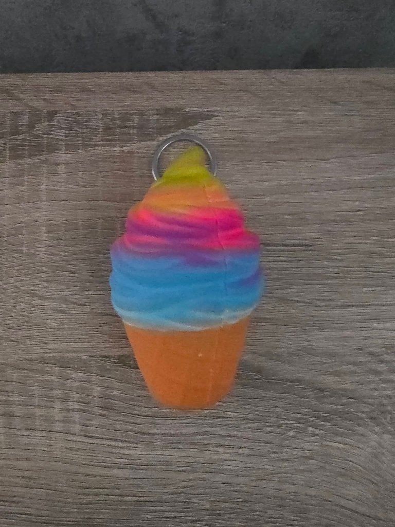 Squishy regenboog ijsje sleutelhanger, Ophalen of Verzenden, Gebruikt