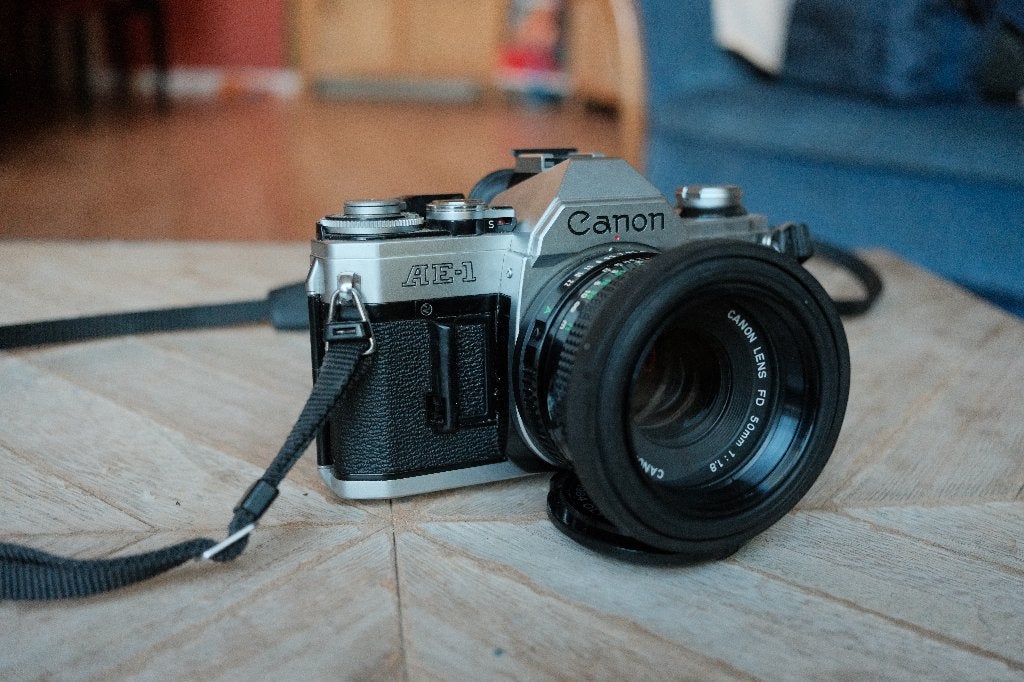 Canon AE-1 met 50mm f1.8 en Vivitar 70-210mm f4.5, Ophalen, Zo goed als nieuw, Spiegelreflex, Canon