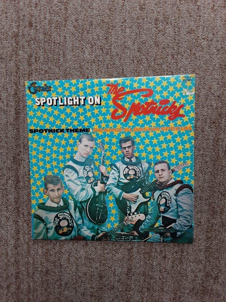 vinyl lp The Spotnicks spotlight on, Cd's en Dvd's, Vinyl | Rock, LP, Gebruikt, Ophalen of Verzenden, 12 inch