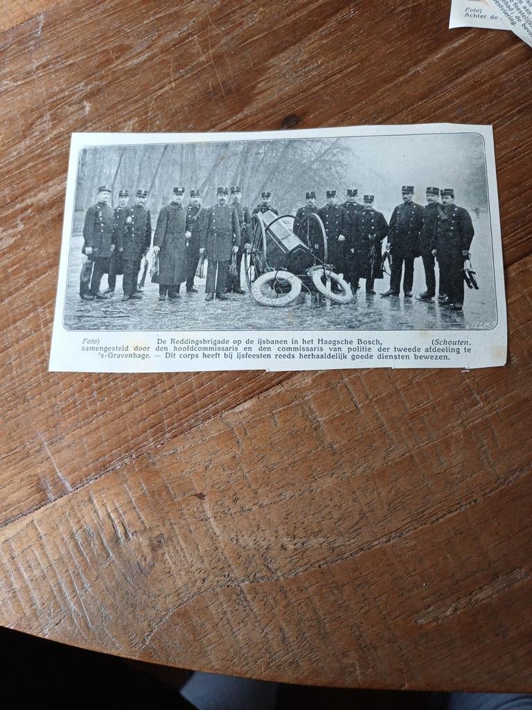 Knipsel reddingsbrigade ijsbanen bos Den Haag 1909, Verzamelen, Ophalen of Verzenden, Voor 1920, Knipsel(s)