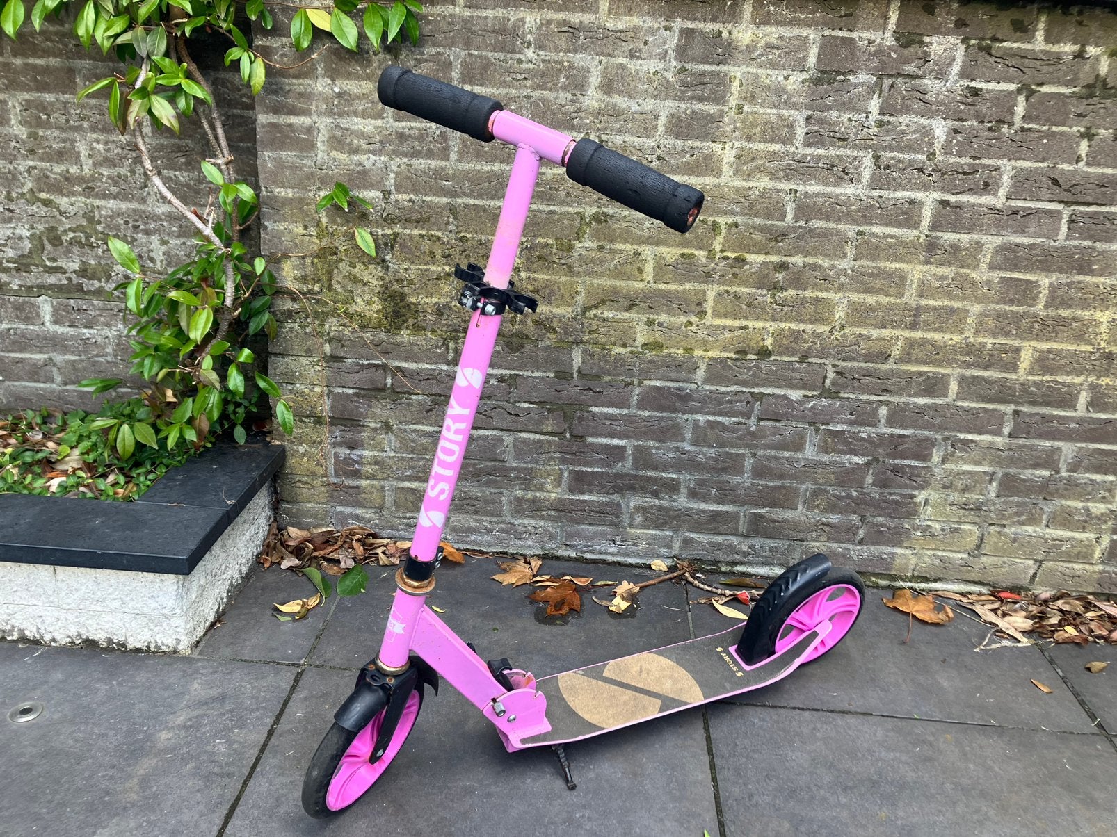 Step Story Urban Go - Roze, Fietsen en Brommers, Ophalen, Zo goed als nieuw, Gewone step