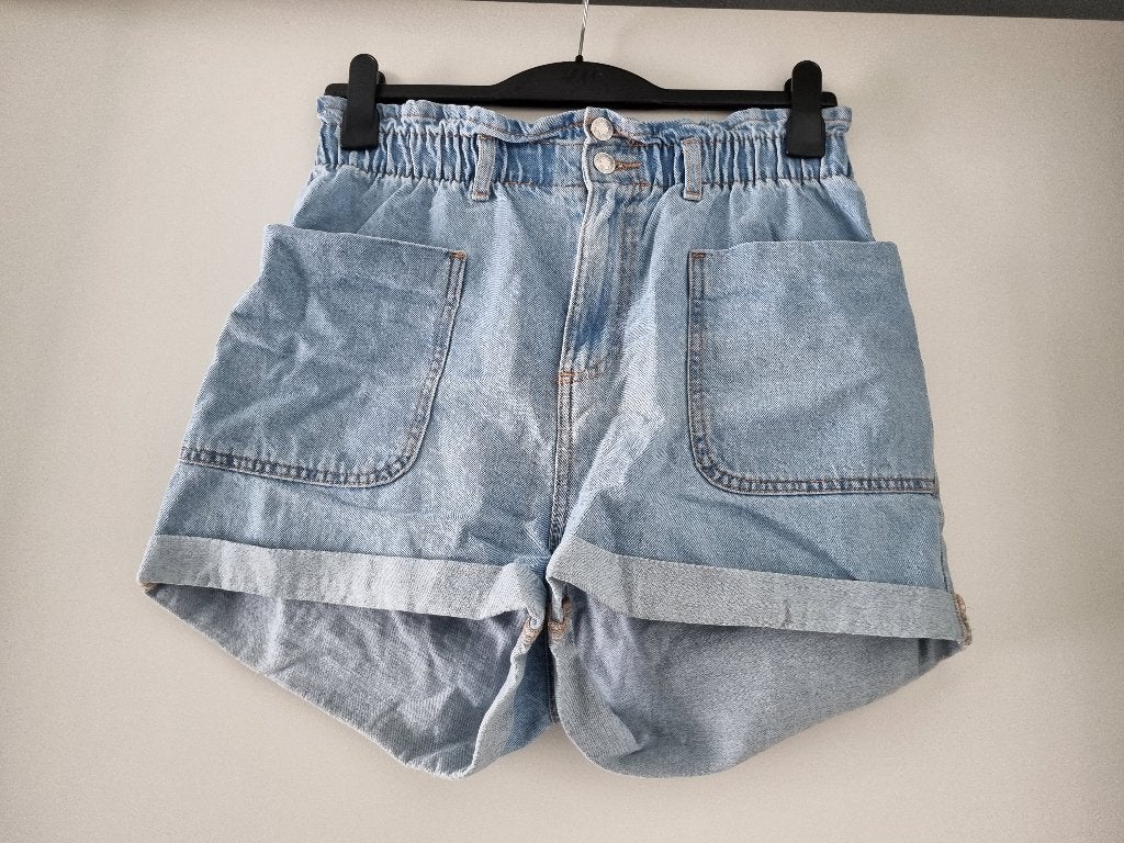Korte spijkerbroek voor dames -- maat 40 -- Primark, Ophalen of Verzenden, Zo goed als nieuw, W30 - W32 (confectie 38/40), Primark