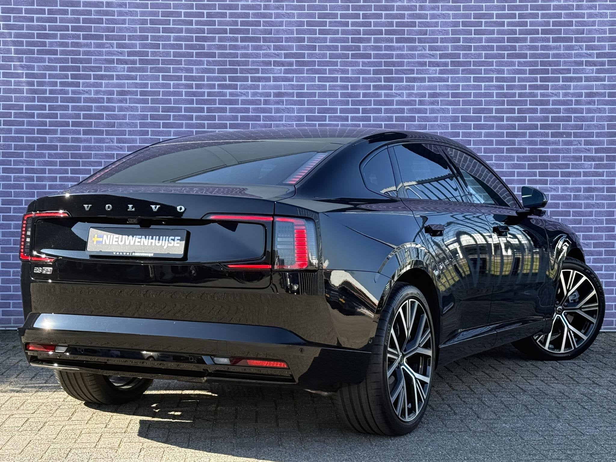 Volvo ES90 Single Motor Ext. R. Ultra Launch Edition 92 kWh, Auto's, Volvo, Automaat, Achterwielaandrijving, 662 km, Zwart
