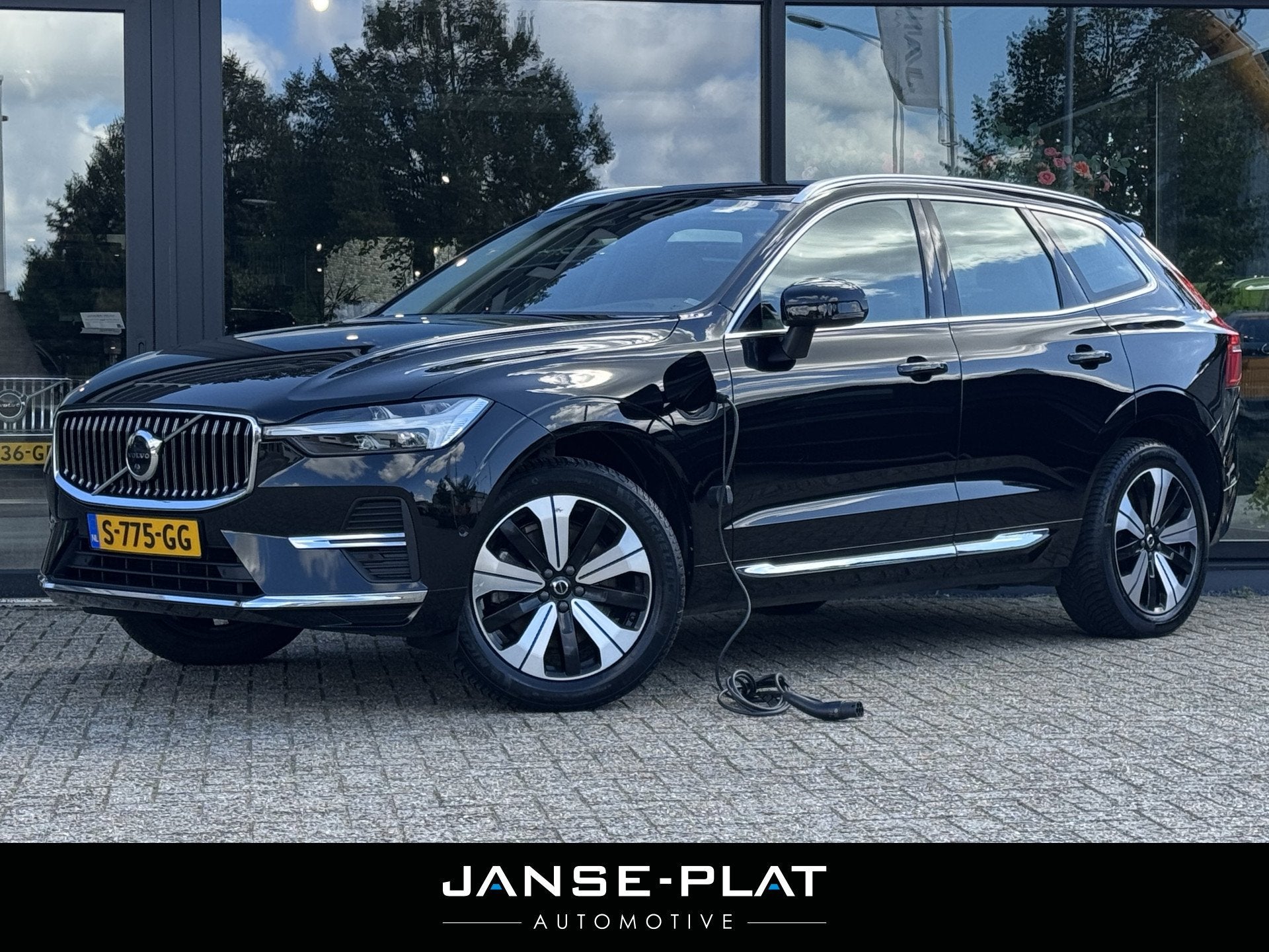 Volvo XC60 2.0 T6 Long Range AWD Plus Bright Pano | H&K | 36, Automaat, Dealer onderhouden, Gebruikt, 4 cilinders
