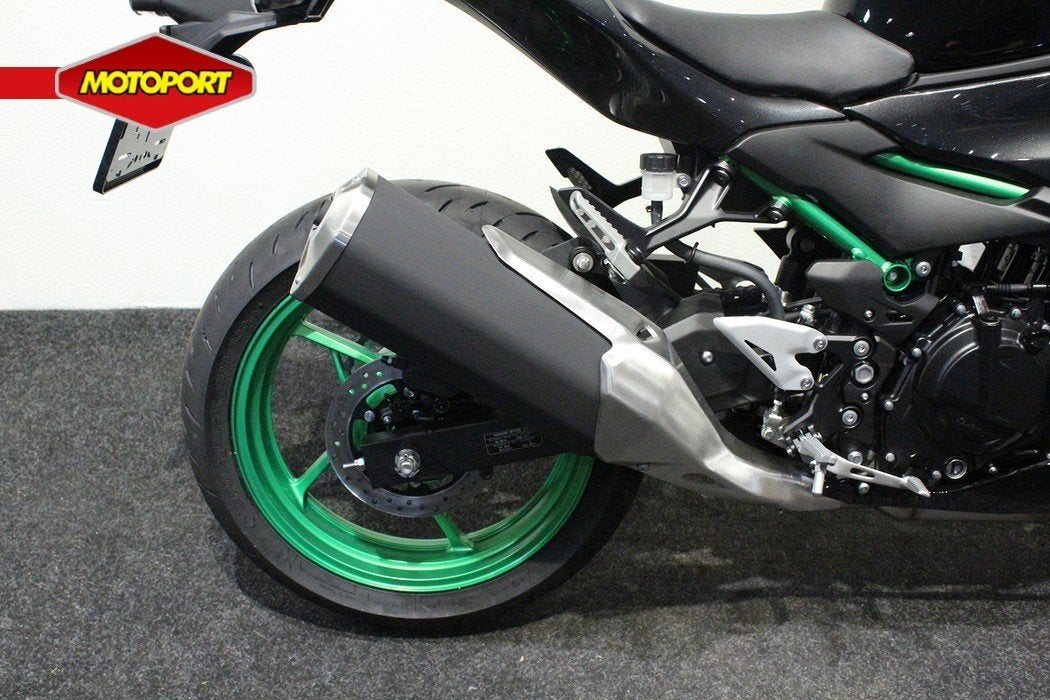 Kawasaki Z500 SE, Motoren, Bedrijf, Naked bike
