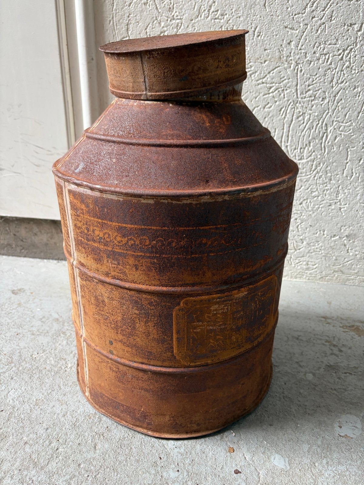 Oude roestige melkbus - Decoratieve vintage blik, Ophalen