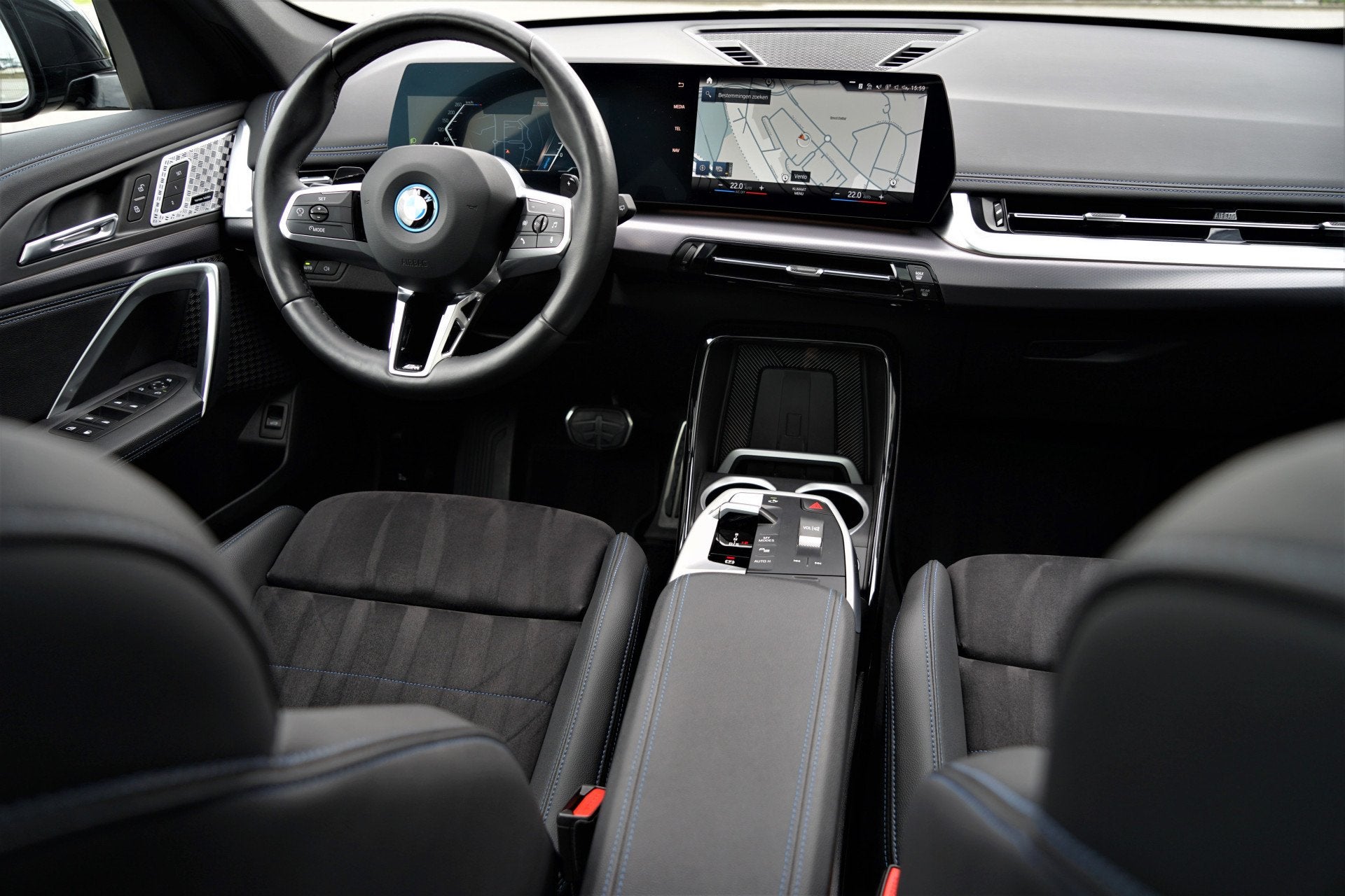 BMW X1 xDrive25e M-sport Pano Memory Harman/Kardon Camera Ma, Dealer onderhouden, Gebruikt, Zwart, Automatische klimaatregeling
