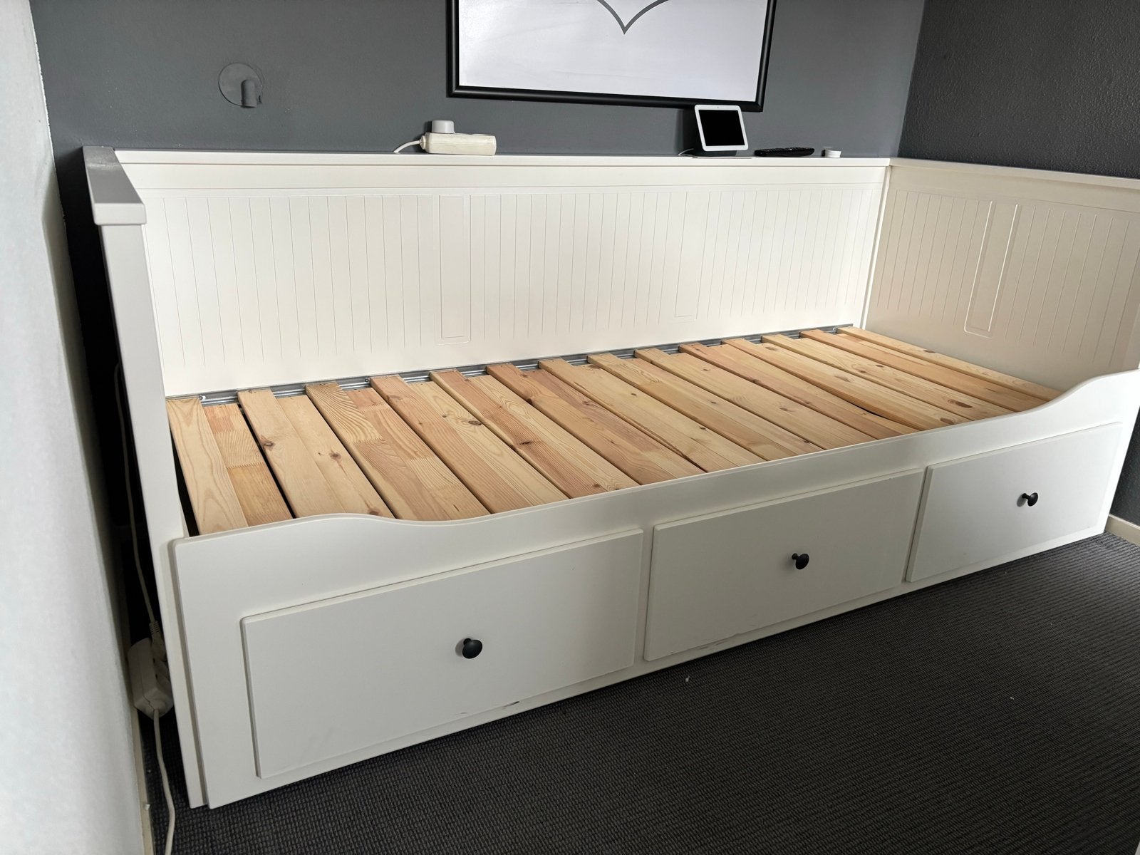 IKEA Hemnes Bedbank met 3 lades - Wit zgan, zeer nette staat, Huis en Inrichting, Slaapkamer | Bedden, Ophalen, Eenpersoons, Wit
