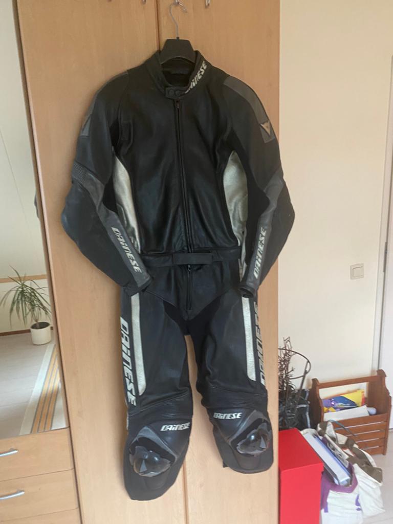 Zeer goed en mooi leren motorpak dainese, Motoren, Dainese, Ophalen of Verzenden, Tweedehands, Heren