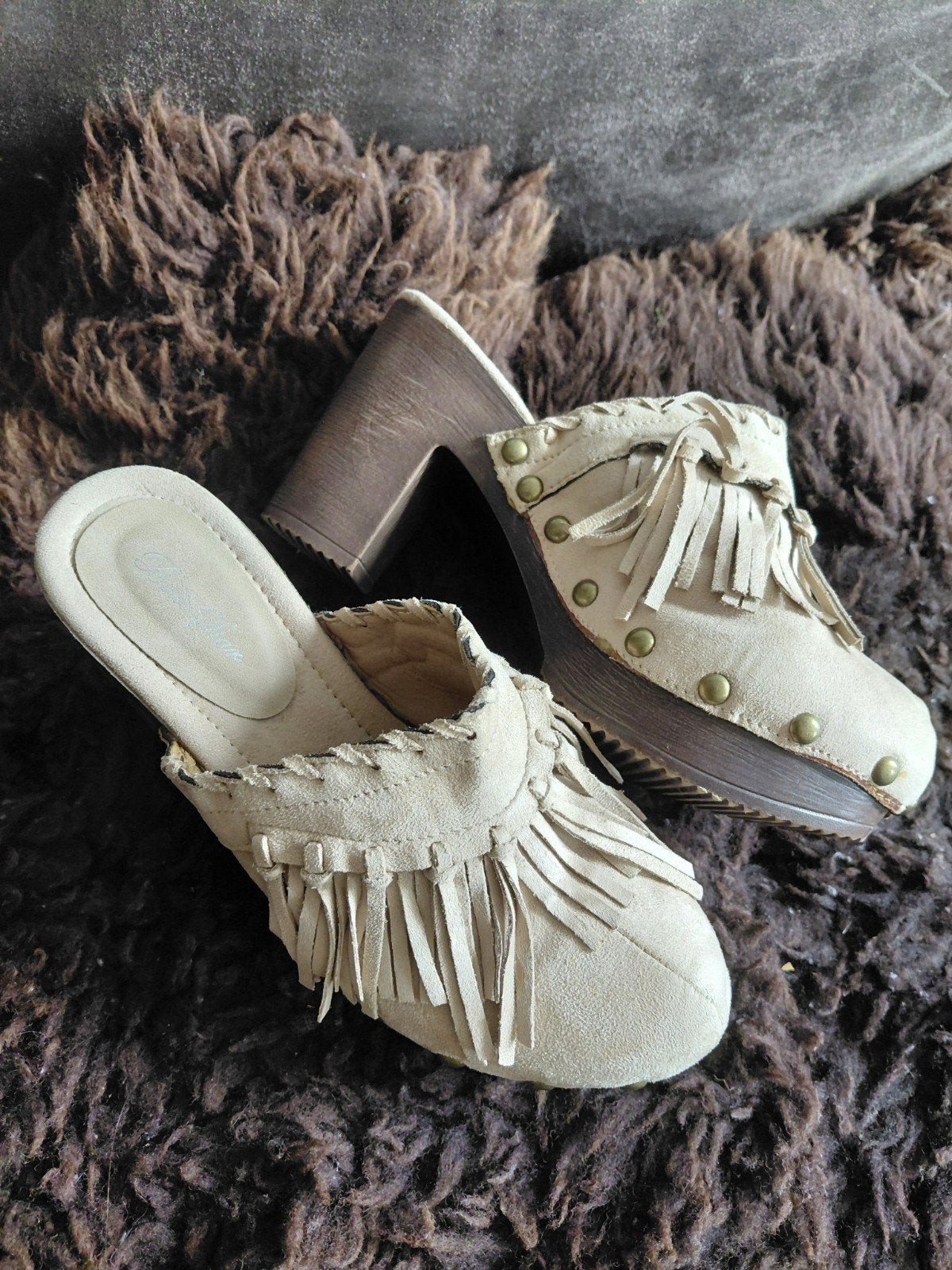 suéde leren klompen/ muiltjes, Kleding | Dames, Bello star, Beige, Zo goed als nieuw, Sandalen of Muiltjes
