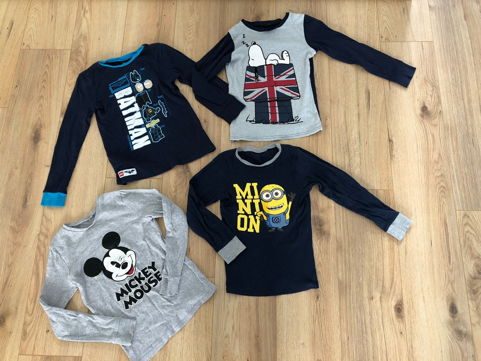 H&M bovenkant pyjama’s jongen Minions Batman Snoopy 134 140, Ophalen of Verzenden, Zo goed als nieuw, Jongen, Nacht- of Onderkleding