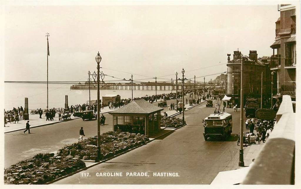 381-162-001 Hastings Caroline Parade, Verzenden, Voor 1920, Engeland