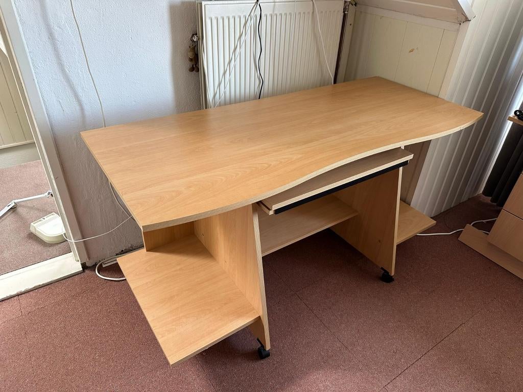 Compact computerbureau met uitschuifbaar toetsenbordblad, Ophalen, Gebruikt, Hout, Overige merken