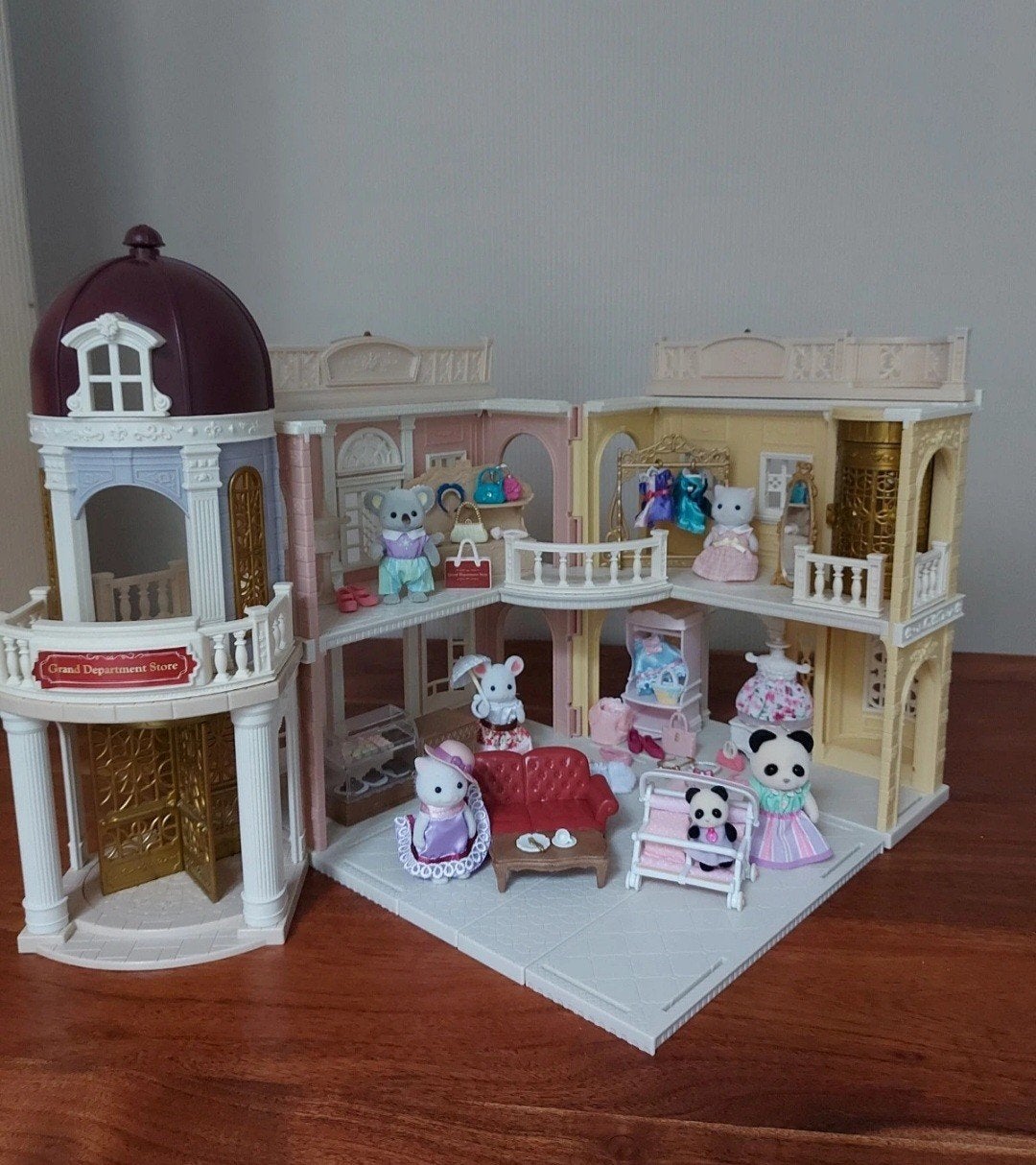 Sylvanian Families<10> Grand Department Store met figuren, Ophalen of Verzenden, Zo goed als nieuw, Jongen of Meisje