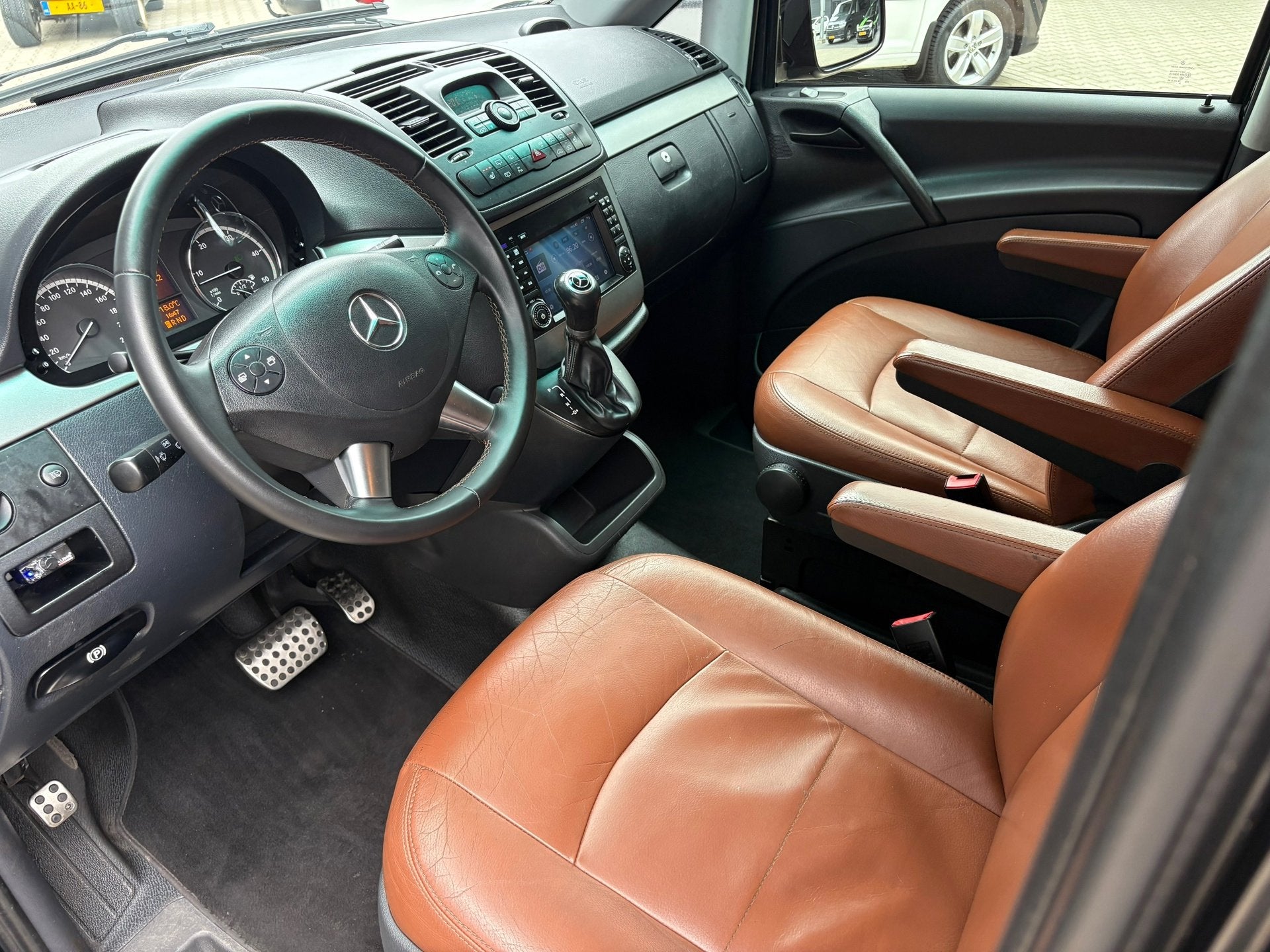 Mercedes-Benz Vito 122 CDI 320 V6 Lang Dubbele Cabine, Auto's, Automaat, Achterwielaandrijving, Gebruikt, Zwart