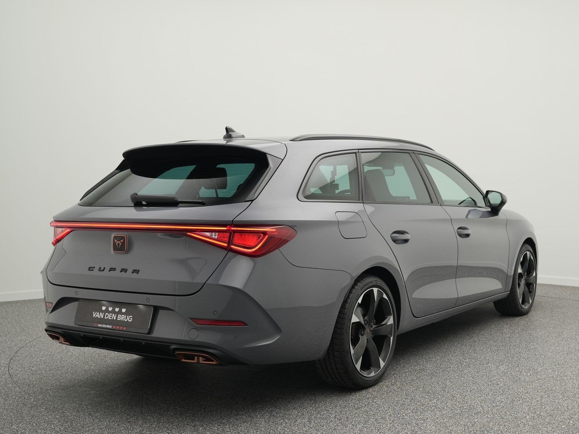 CUPRA Leon Sportstourer 1.4 e-Hybrid 204pk | Adaptieve cruis, Auto's, Stof, Gebruikt, 4 cilinders, 1589 kg