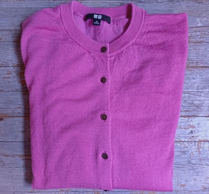 Nieuw - Uniqlo vest cardigan maat M, merinowol, wol, Maat 38/40 (M), Nieuw, Ophalen of Verzenden, Roze