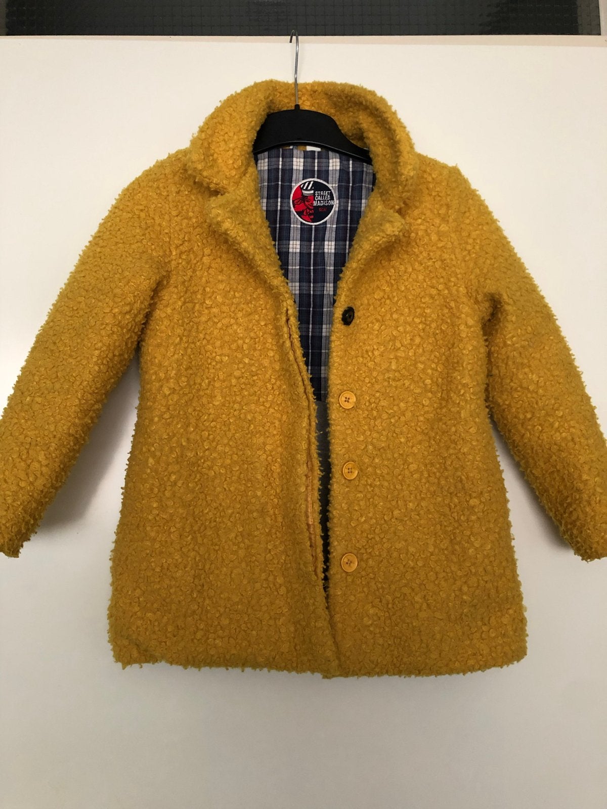Prachtige gele fluffy winterjas voor kinderen - Maat 140, Kinderen en Baby's, Ophalen of Verzenden, Zo goed als nieuw, Meisje