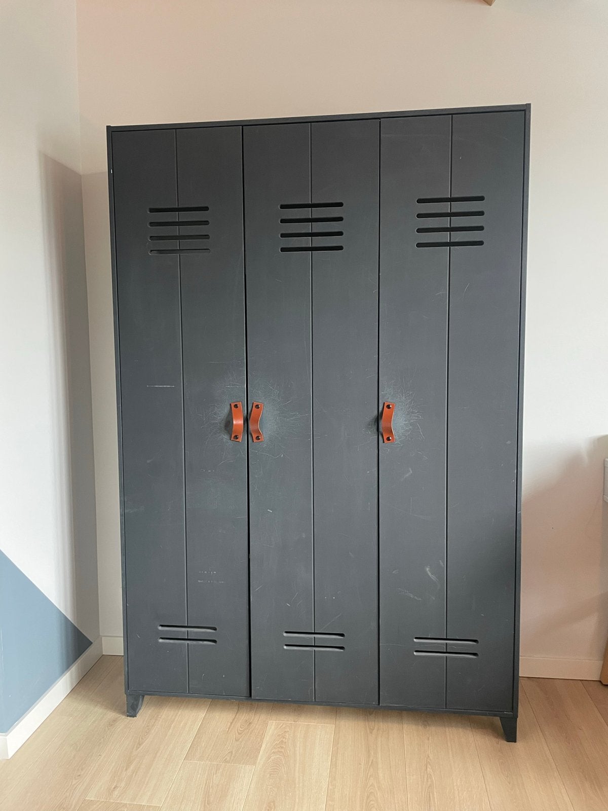 Kledingkast voor kind, merk Woood, Huis en Inrichting, Kasten | Kledingkasten, Ophalen, Gebruikt, 50 tot 100 cm, Metaal