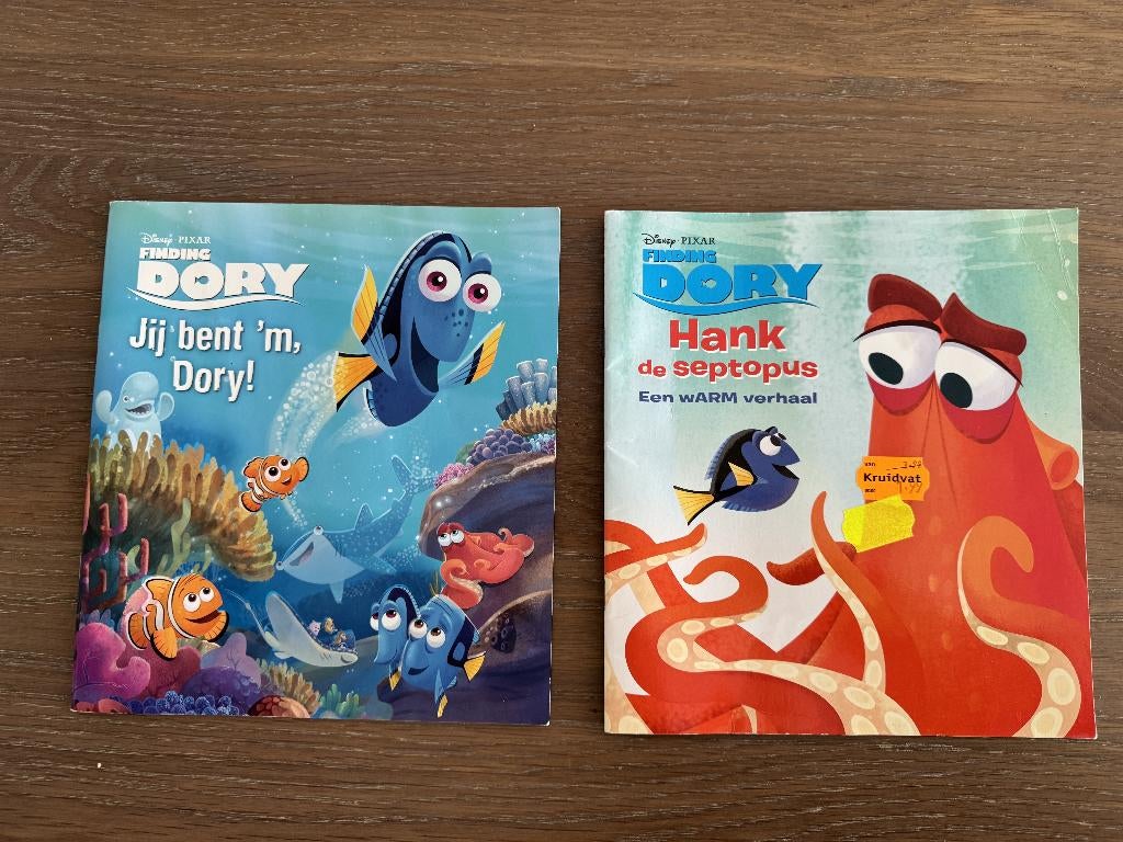 2 boekjes van Finding Dory, Gelezen, Fictie algemeen, Jongen of Meisje, Ophalen of Verzenden