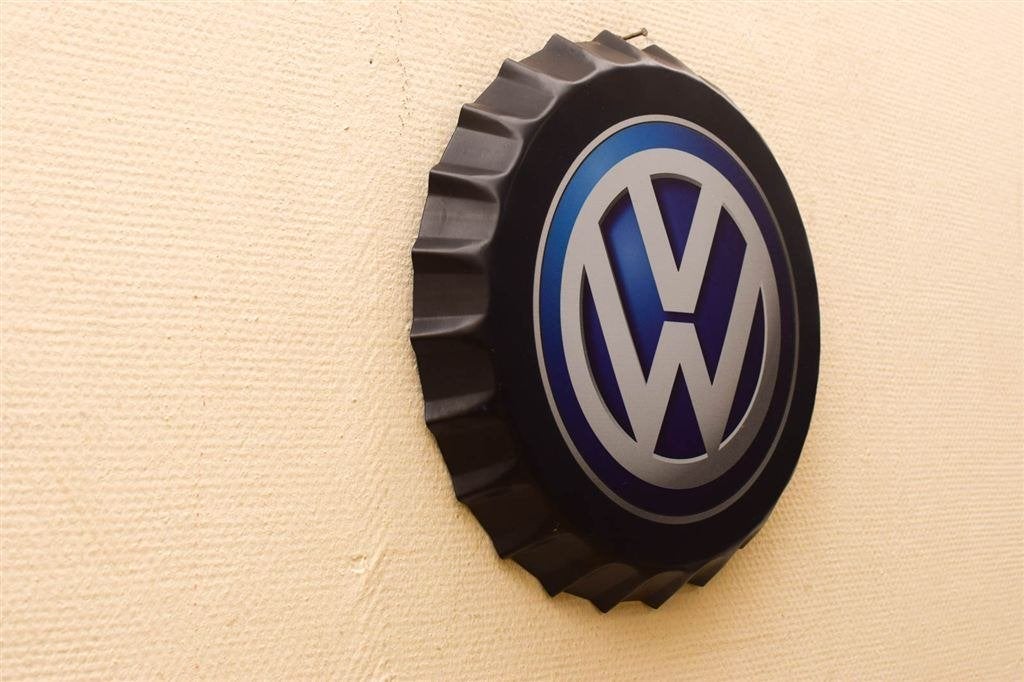 Metalen Volkswagen in de vorm van een wieldop wanddecoratie, Ophalen of Verzenden, Gebruikt
