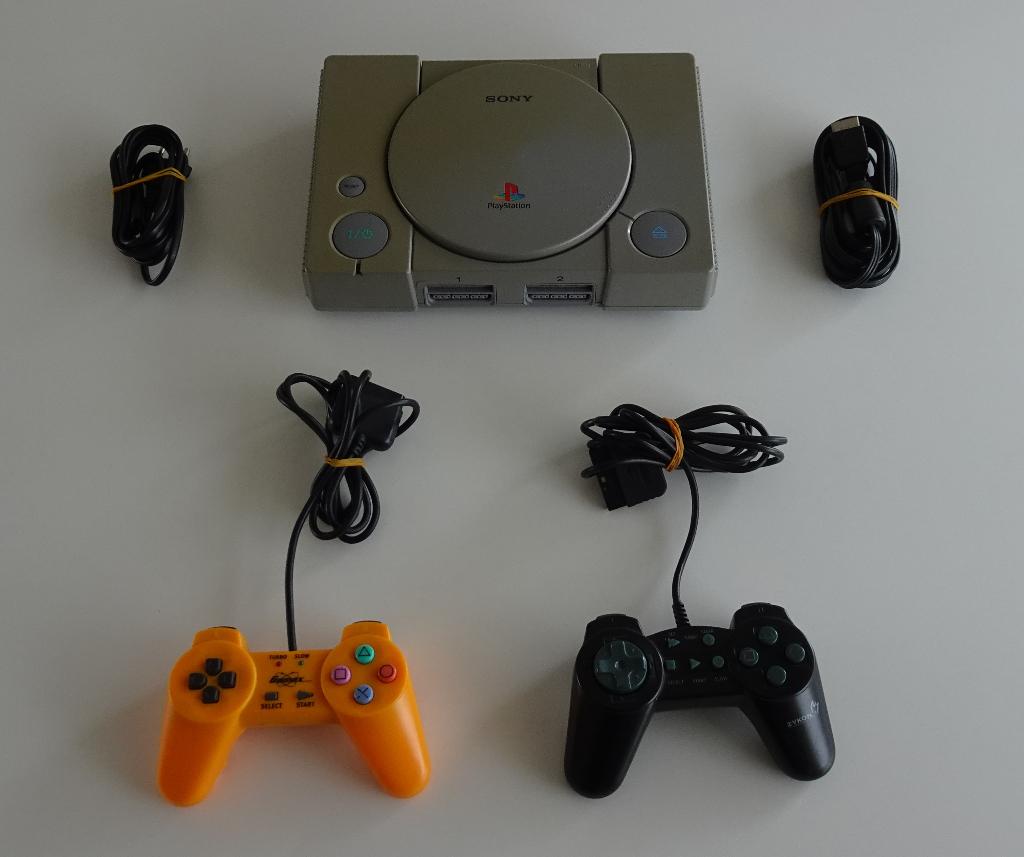 Sony PlayStation Compleet met 2 Controllers, Spelcomputers en Games, Spelcomputers | Sony PlayStation 1, Ophalen, Zo goed als nieuw