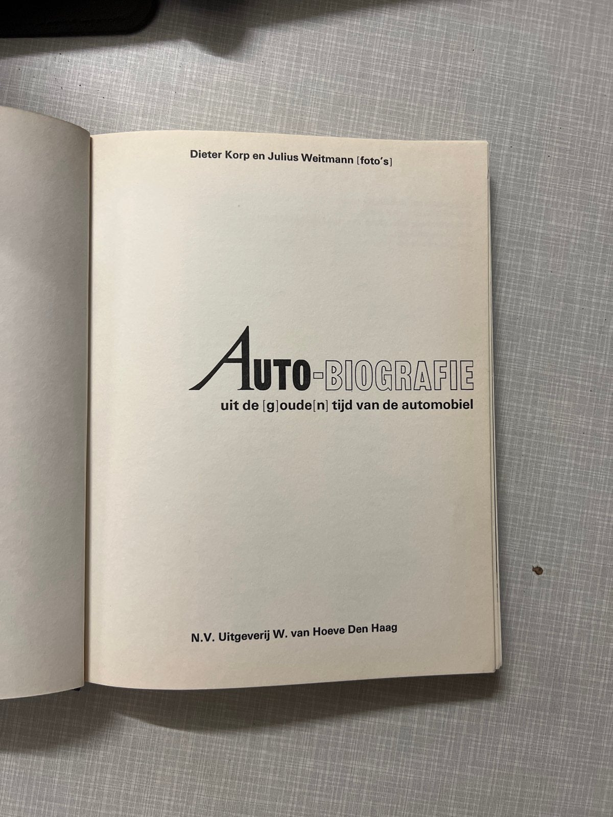 Auto-Biografie: Uit de (g)oude(n) tijd van de automobiel, Ophalen of Verzenden, Gelezen, Algemeen