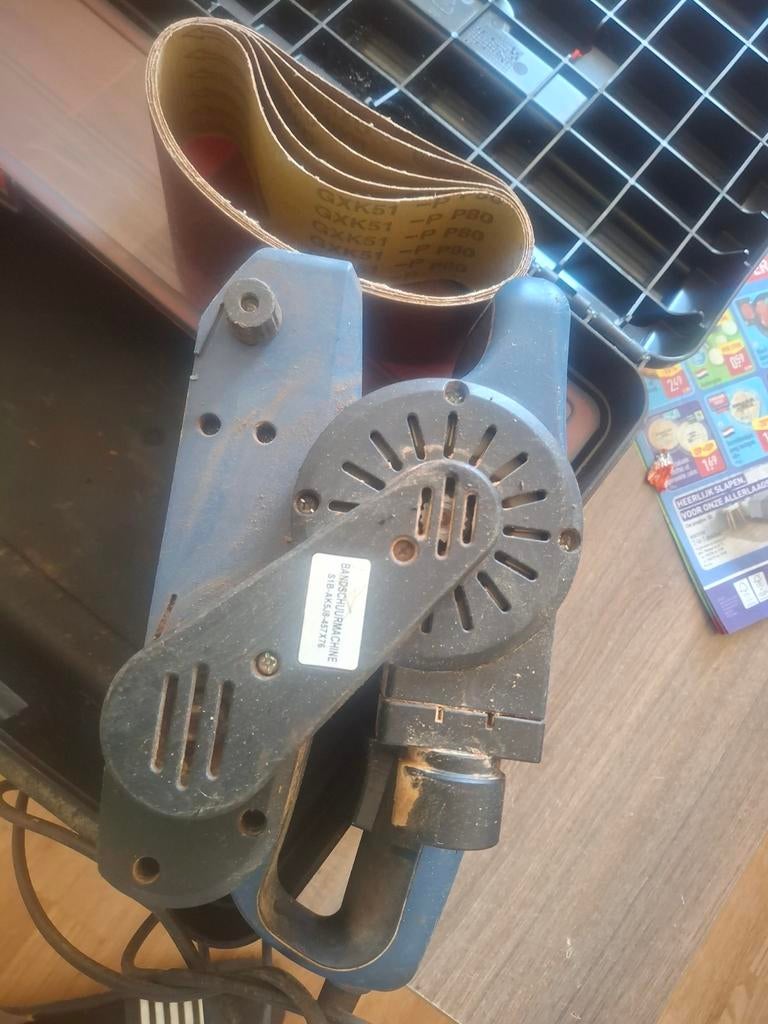 Black & Decker Bandschuurmachine met schuurbanden, Ophalen, Gebruikt, Minder dan 600 watt, Bandschuurmachine