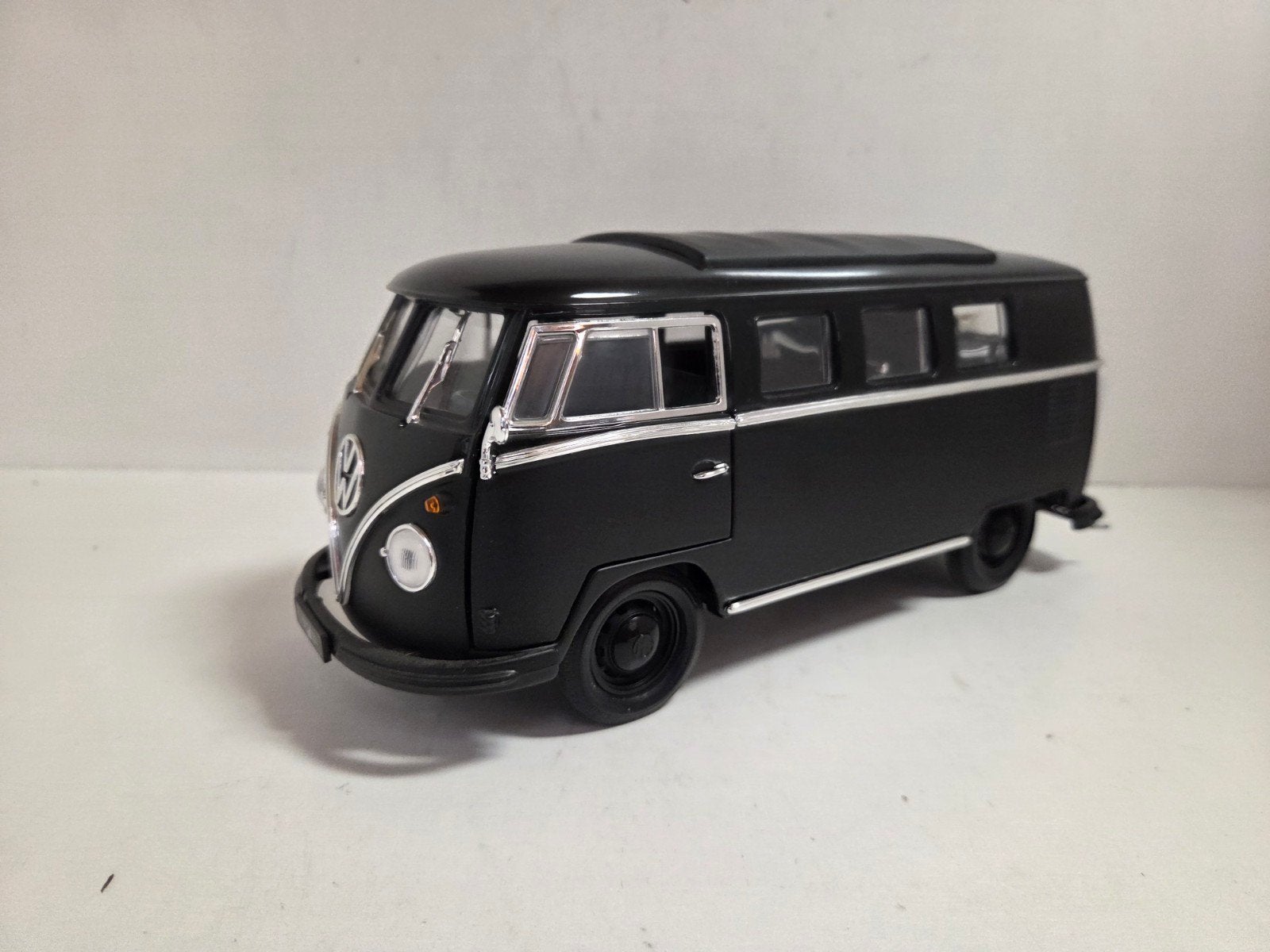 Greenlight Volkswagen T1 Microbus Black Bandit 1:18, Overige merken, ., Ophalen of Verzenden, Zo goed als nieuw