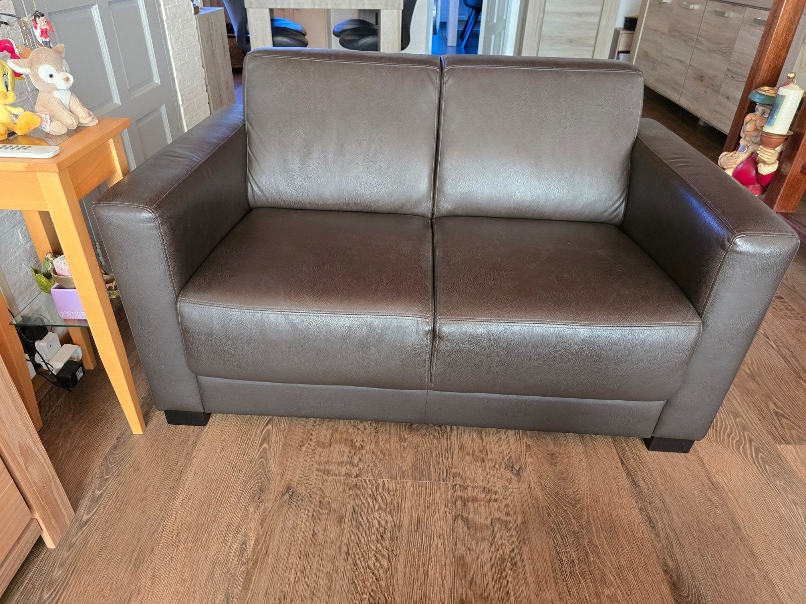 Mooie 2 zits bank, Ophalen, Zo goed als nieuw, 75 tot 100 cm, Leer