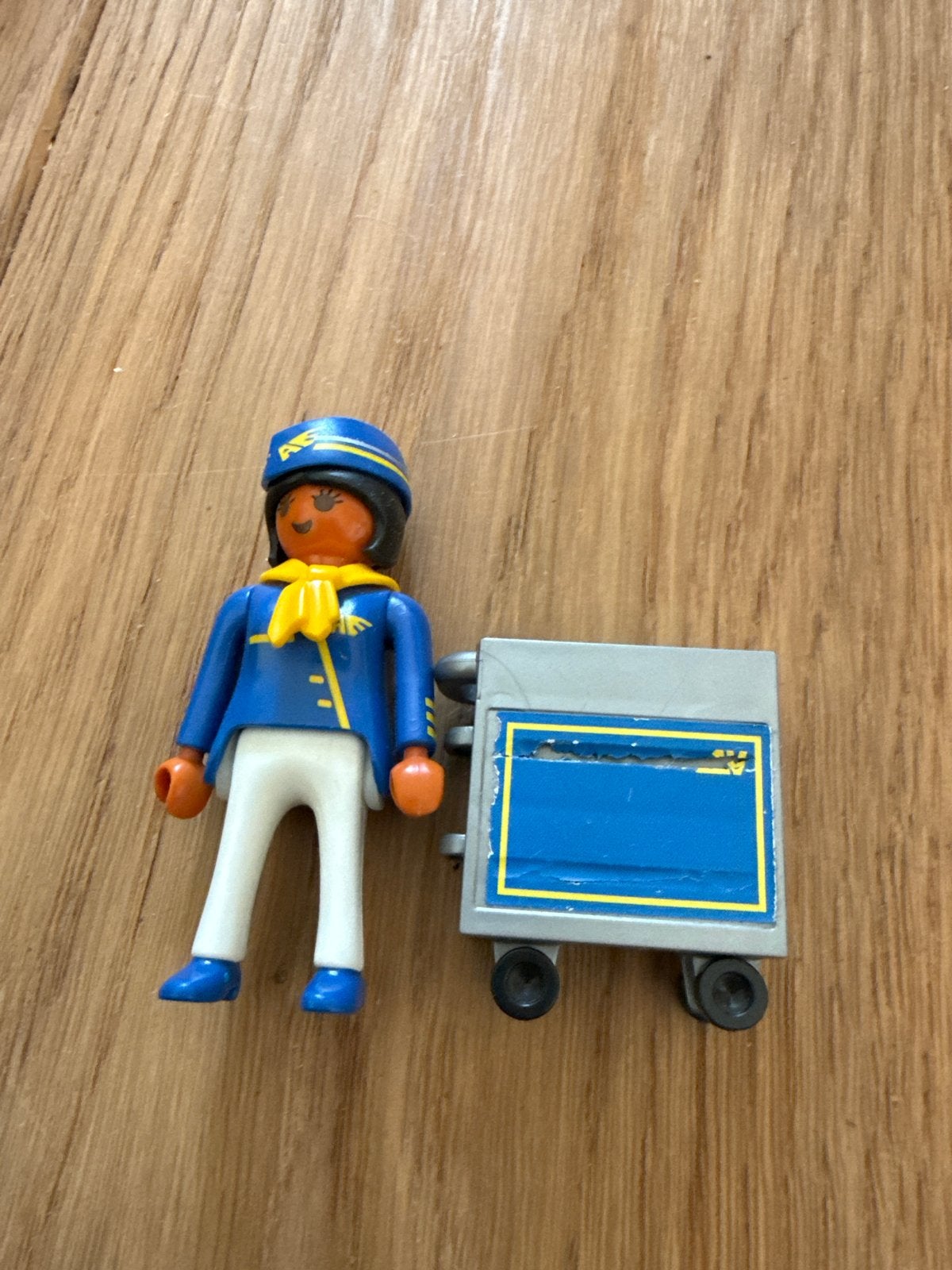 Playmobil stewardess met bagagekarretje, Ophalen of Verzenden, Gebruikt