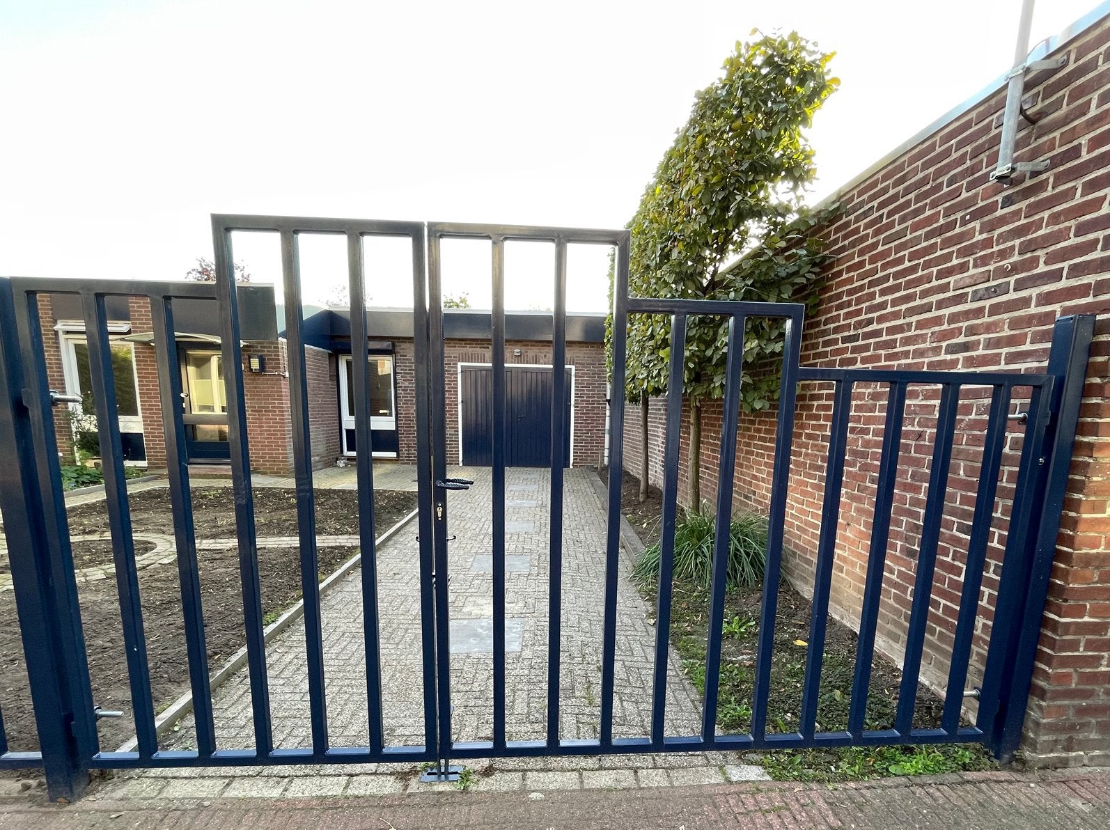 Stevige ijzeren dubbele poort - Donkerblauw, Tuin en Terras, Ophalen, Gebruikt, 200 cm of meer, 200 cm of meer