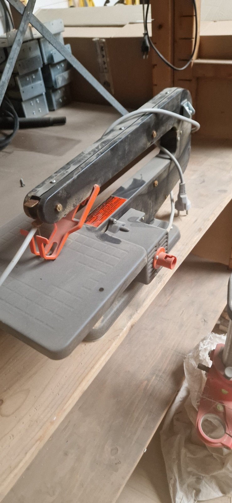 Dremel Moto-Shop Model 57607-4 Figuurzaag, Ophalen, Minder dan 30 mm, Gebruikt, Dremel