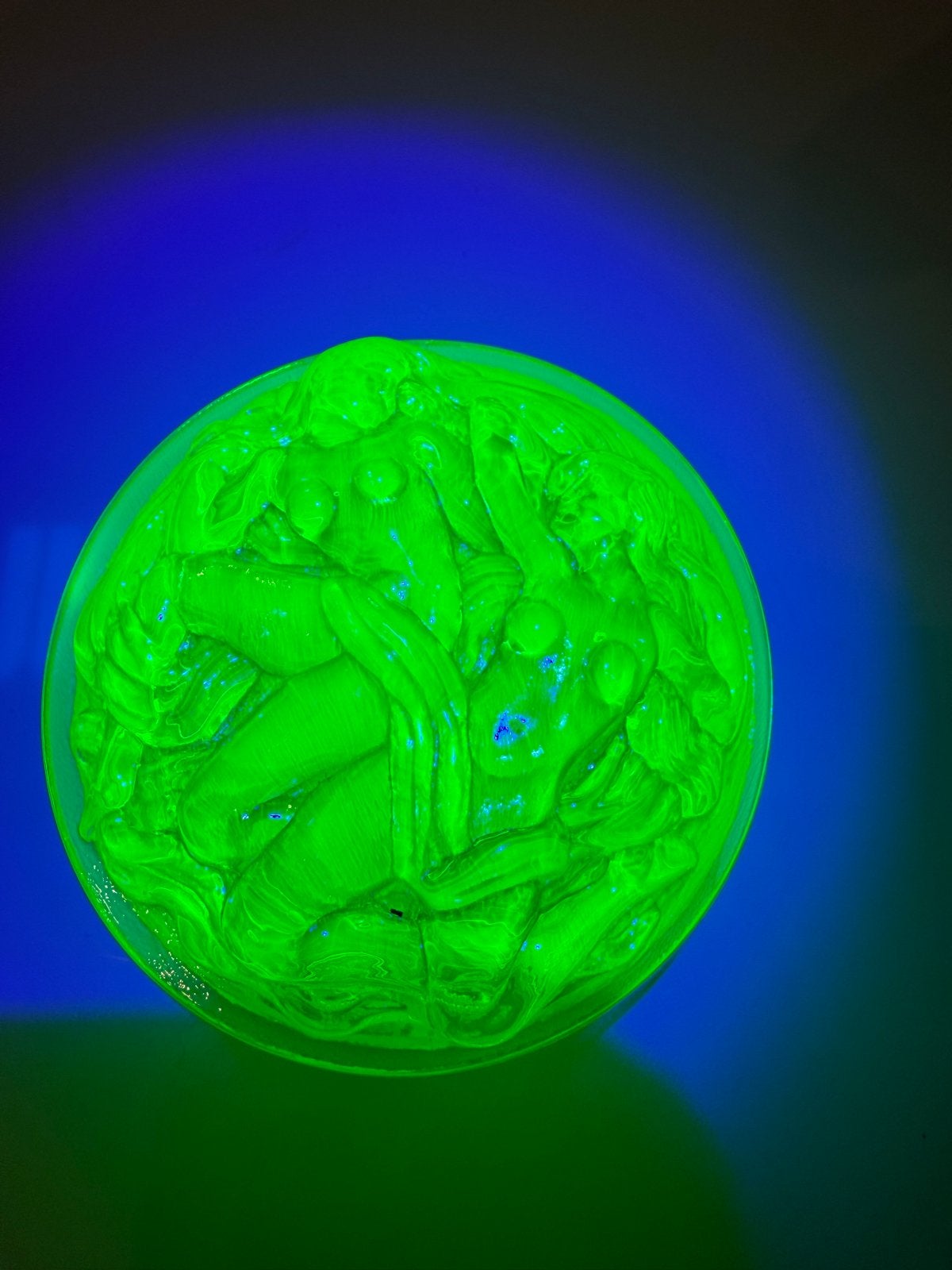 Antieke Uranium Glas Doosje met Reliëf van Vrouwenfiguren, Ophalen of Verzenden
