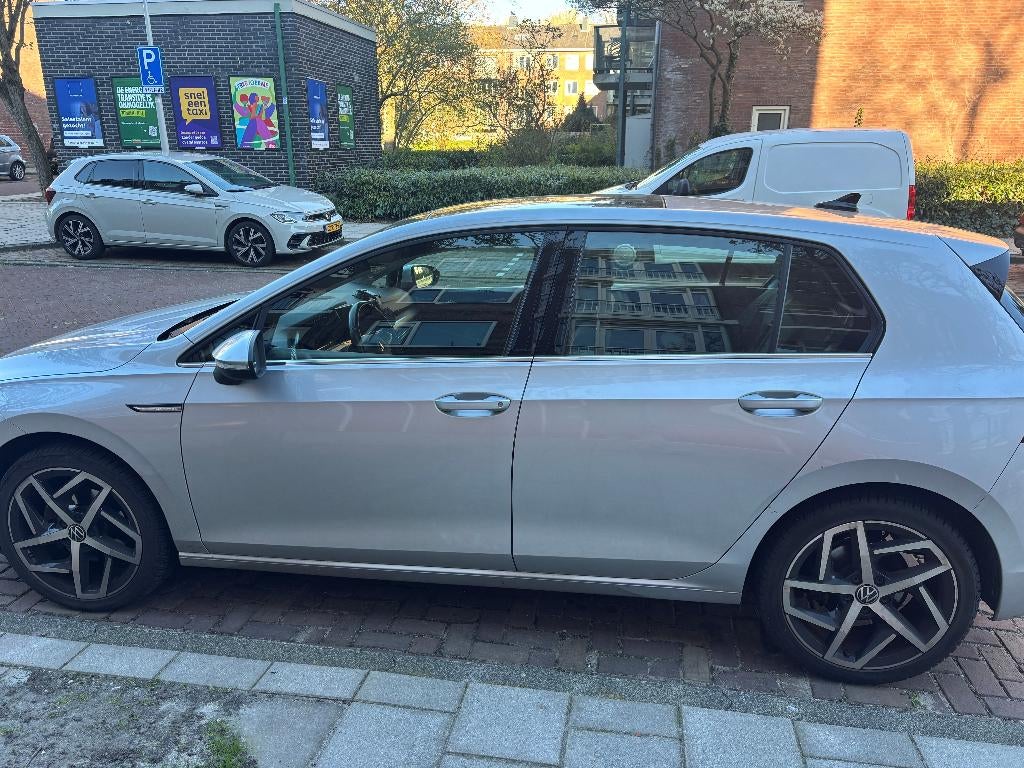 Volkswagen Golf 1.5 Etsi 150pk 7-DSG 2020 Grijs PANO AUT, Auto's, 4 cilinders, Alcantara, Origineel Nederlands, 690 kg