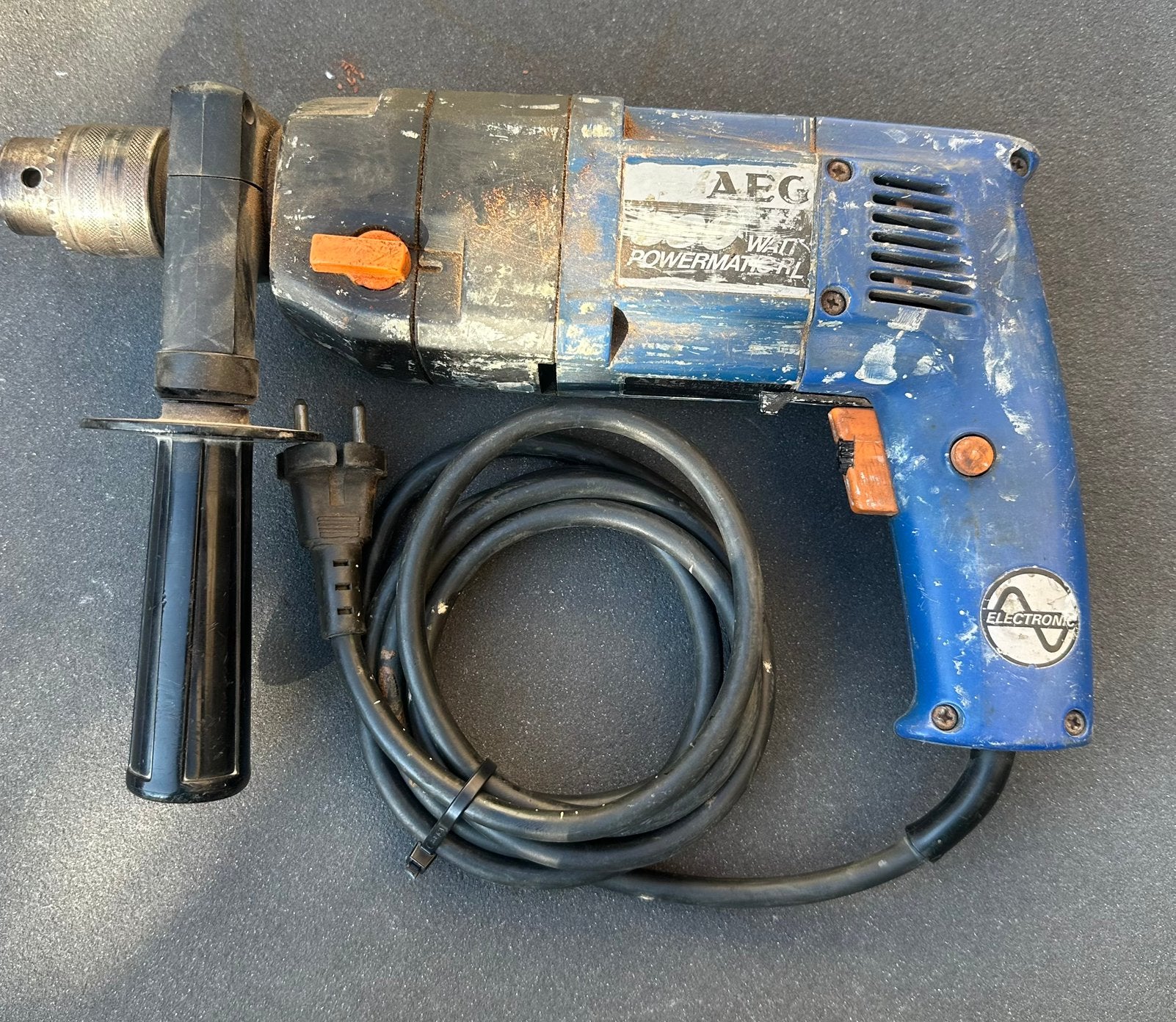 Klopboormachine. AEG, Ophalen of Verzenden, Gebruikt, 600 watt of meer, Boormachine