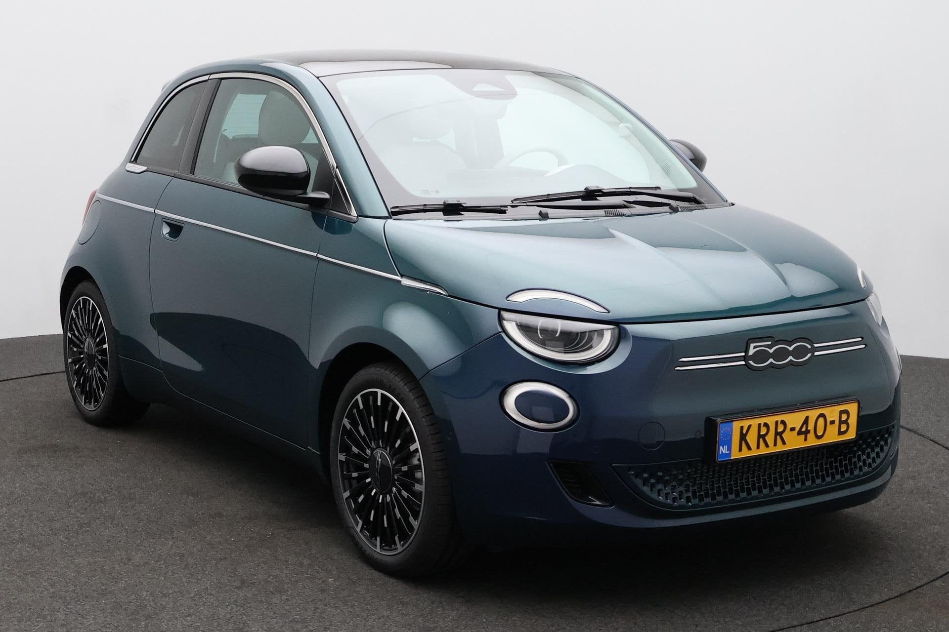 Fiat 500 La Prima 42 kWh / Panoramadak / Navi / Carplay / Ca, Auto's, 12 maanden, 118 pk, Origineel Nederlands, Nieuw