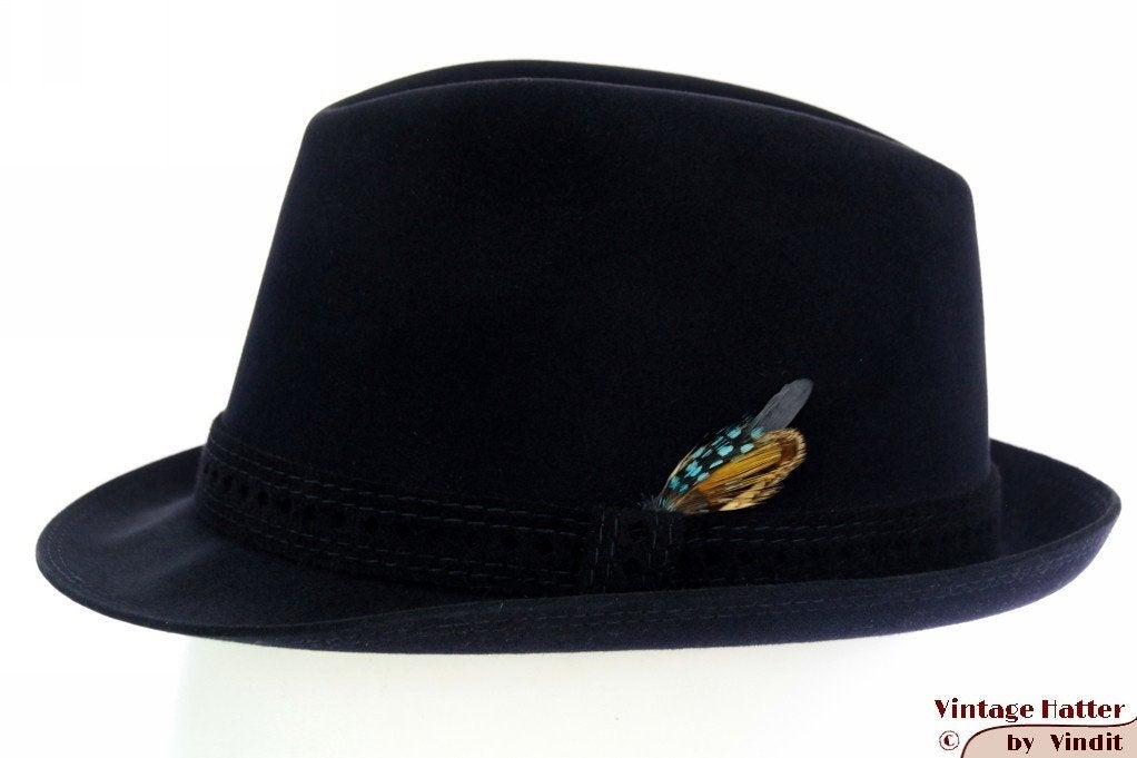 Vintage Gleufhoed Wegener donker blauw velour 57, Wegener, Hoed, Ophalen of Verzenden, 57 cm (M, 7⅛ inch) of minder