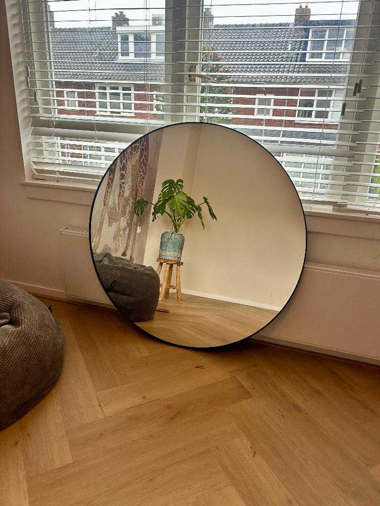 IKEA LINDBYN ronde spiegel zwart 110cm, Huis en Inrichting, Woonaccessoires | Spiegels, Ophalen, 100 tot 150 cm, Rond, Zo goed als nieuw