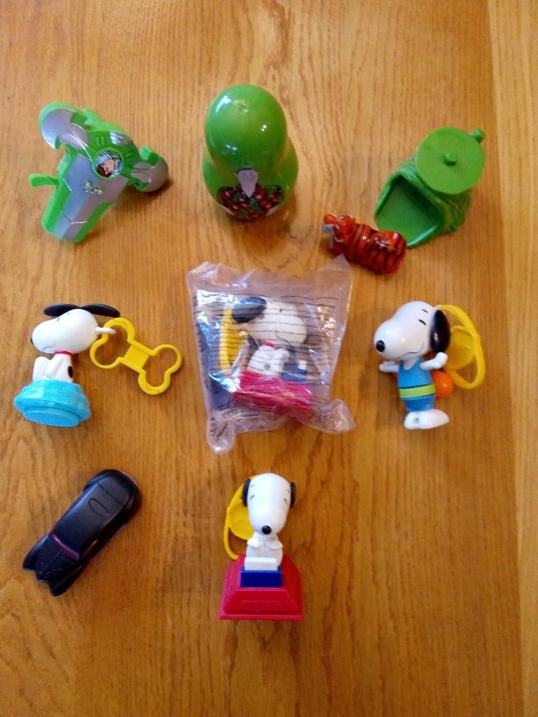 Blad 26 Mc Donalds Happy meal speeltjes Snoopy, Verzamelen, Ophalen of Verzenden, Gebruikt