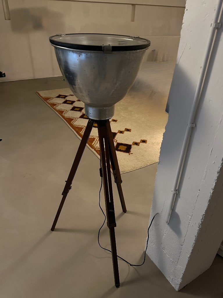 Vintage tripod vloerlamp, oude industrial staande lamp, Huis en Inrichting, Ophalen, Gebruikt, -, 100 tot 150 cm
