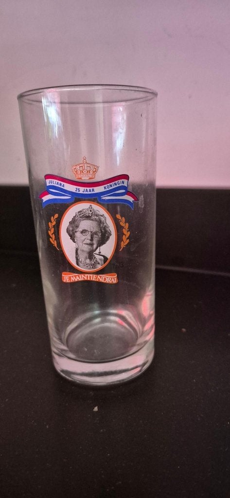 Oranje, Koningshuis, unieke beker en leuk glas, Ophalen, Zo goed als nieuw, Kaart, Foto of Prent