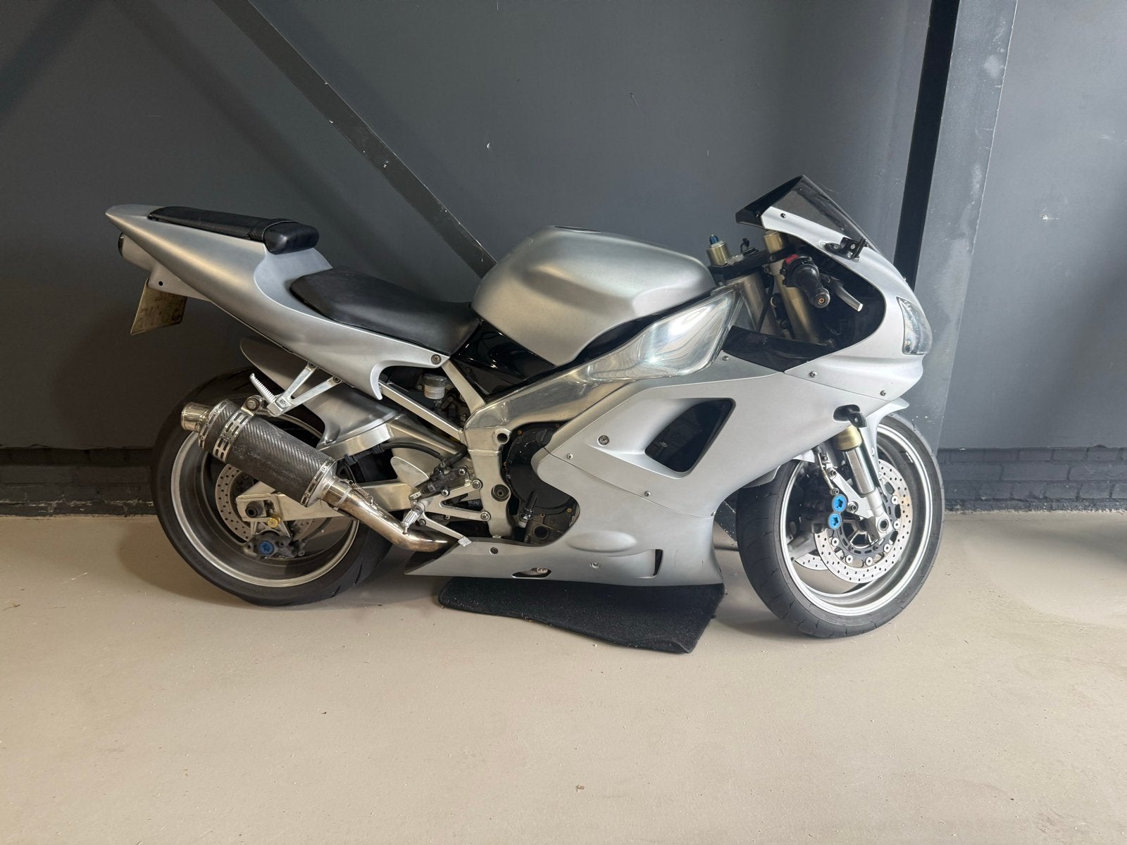 Yamaha R1 - Mat zilver, Goede Staat, Sportuitlaat, 4 cilinders, Motorrijbewijs A, Gebruikt