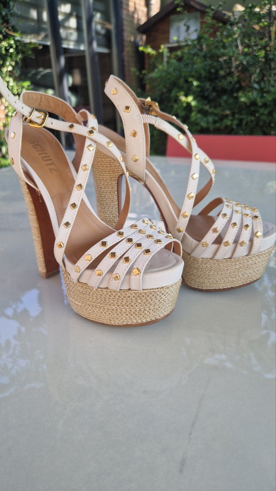 Schutz hoge hakken met studs - maat 37, Beige, Ophalen of Verzenden, Zo goed als nieuw, Schoenen met hoge hakken