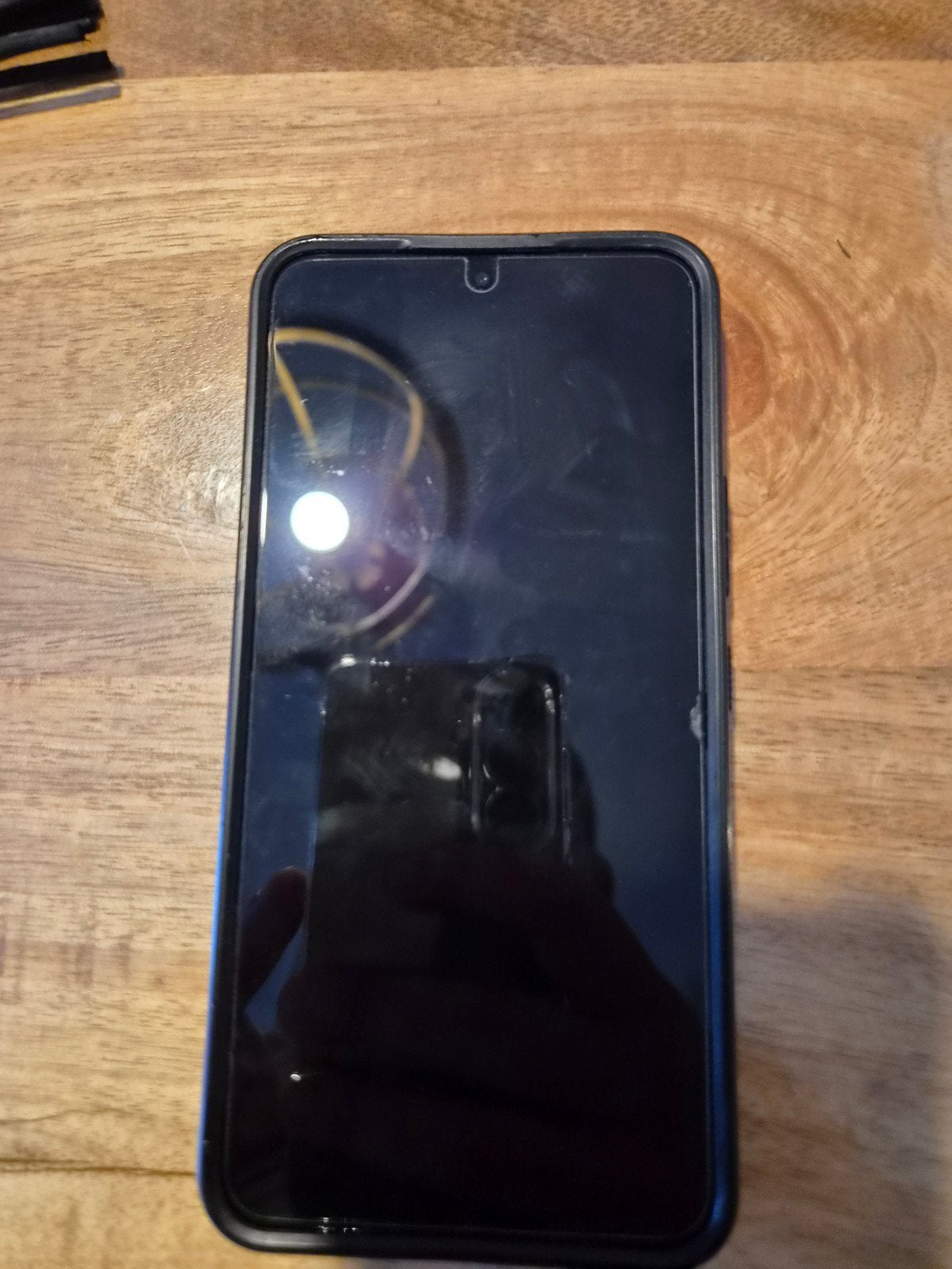 Foto 3 van Samsung Galaxy S22 128GB Zwart - Zo goed als nieuw