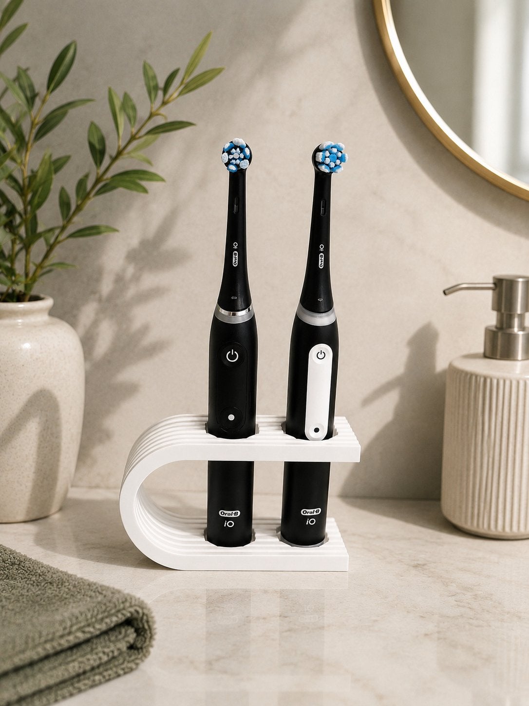 Modern toothbrush holder for 2 electric toothbrushes, Verzamelen, Wijnen, Verzenden, Zo goed als nieuw