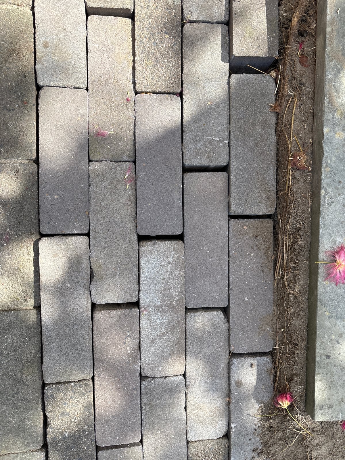 betonnen stenen voor pad 17m2 en 50 euro erbij, Tuin en Terras, Ophalen, Gebruikt, Klinkers, 10 m² of meer